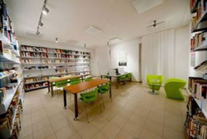 Biblios sala adulti Biblios sala adulti